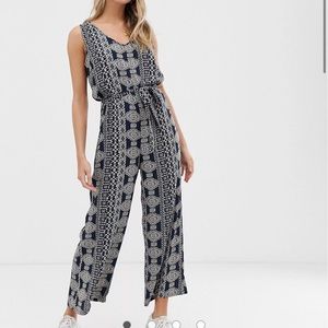 Jacqueline de Yong cropped tie front jumpsuit in tile print